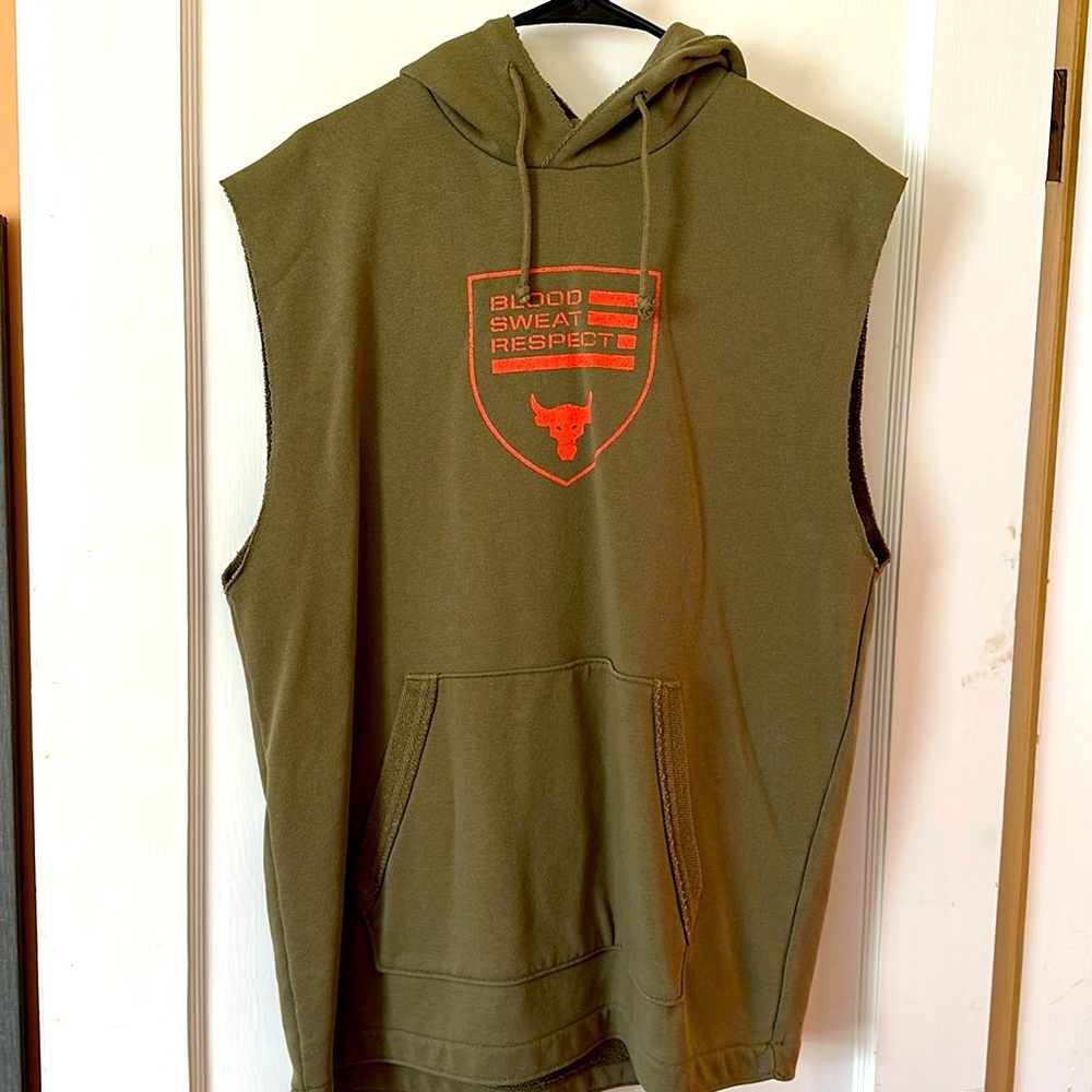 UA men’s cutoff sweatshirt